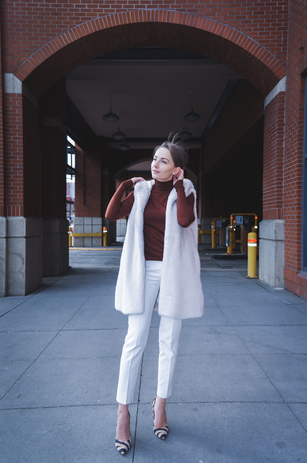 5 easy ways to wear white pants in winter