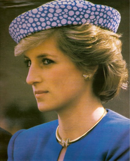 Get inspired by Princess Diana love for chokers. Check out her full collection: