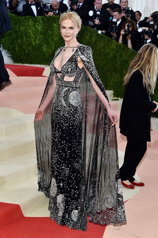 Nicole Kidman in Alexander Mcqueen